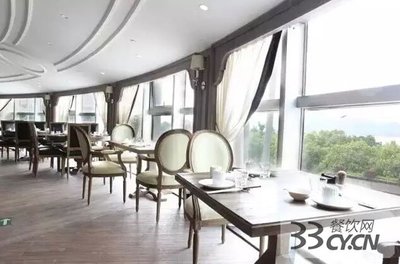 坚守匠心 新白鹿创始人谈中餐服务与中央厨房的抉择